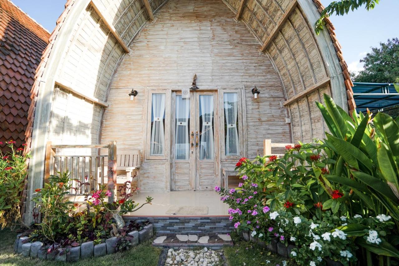 Unicorn Bungalow Batununggul Exterior photo